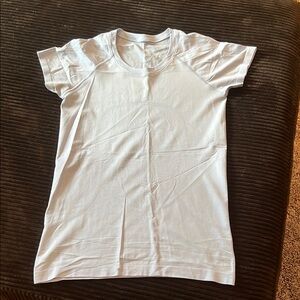 Lululemon Lavender Swiftly tee
